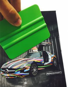 espatula-plastico-mixta-vinilo-rotulacion-impresion-digital-oracal-avery